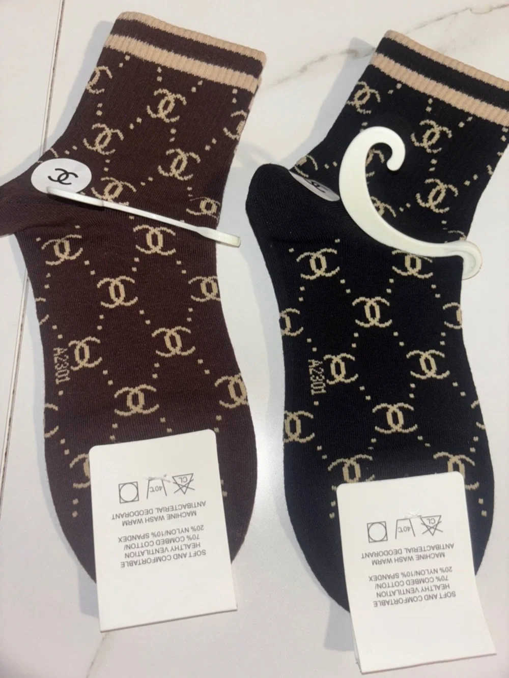 5 pairs CHANEL Brown & Black Monogram Crew Socks Set - Picture 2 of 3